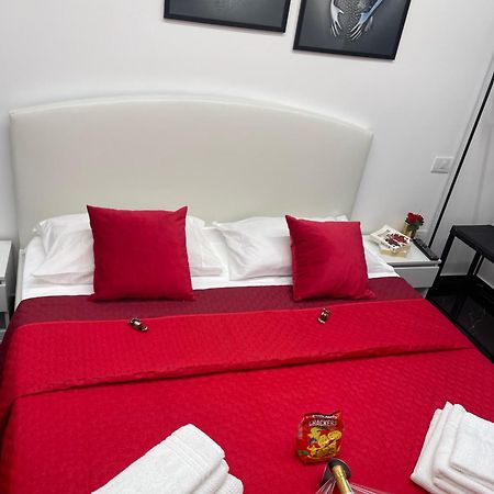 Lux House Naples Airport Hotel Kültér fotó