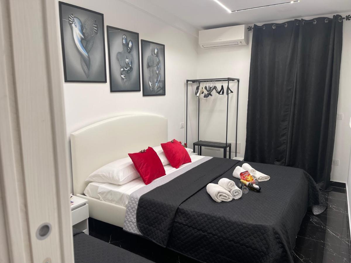 Lux House Naples Airport Hotel Kültér fotó