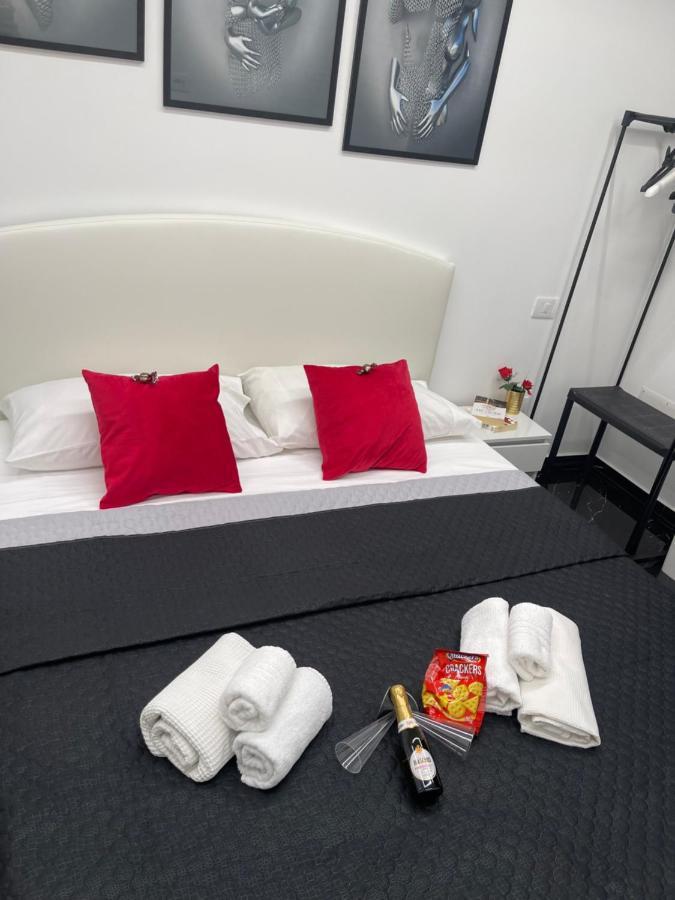 Lux House Naples Airport Hotel Kültér fotó