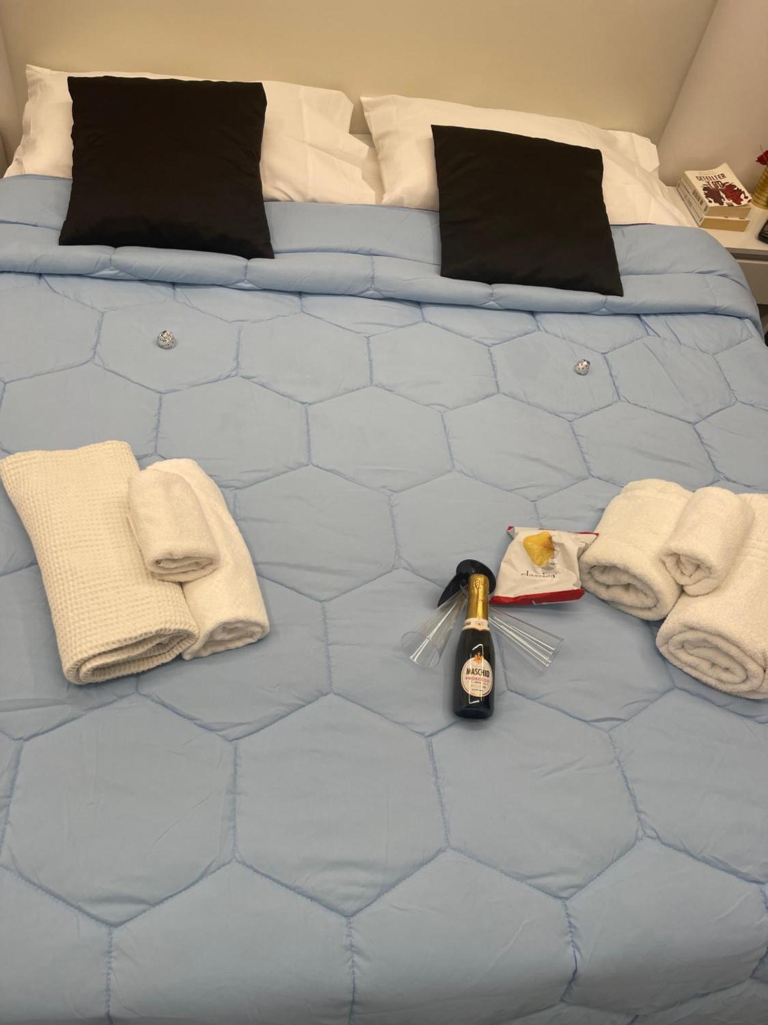 Lux House Naples Airport Hotel Kültér fotó