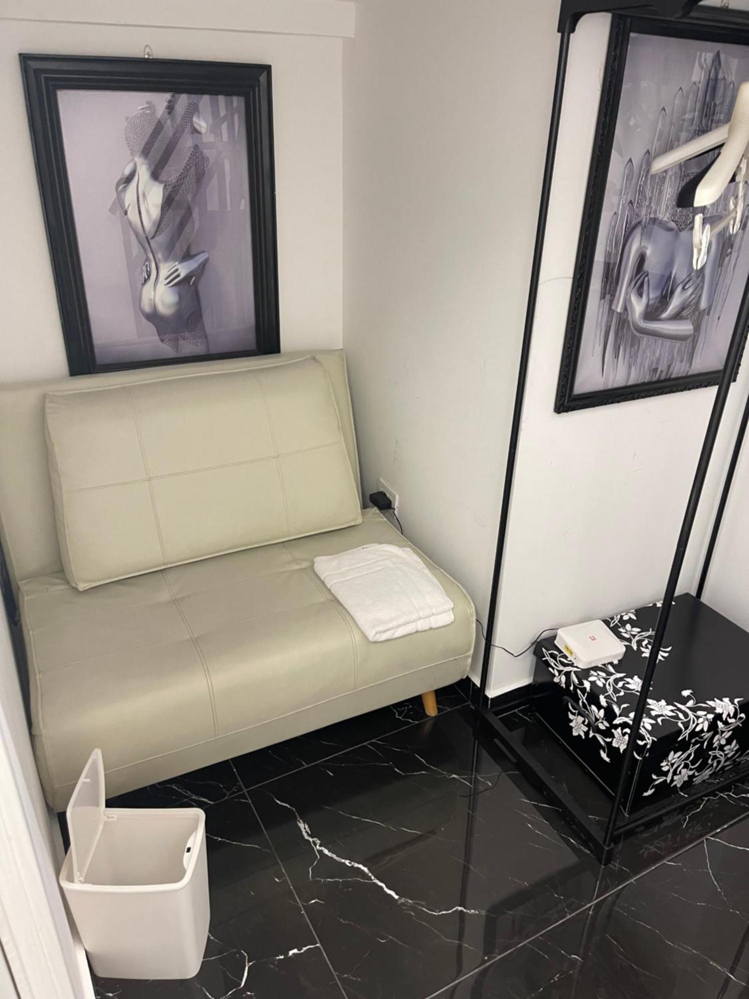 Lux House Naples Airport Hotel Kültér fotó