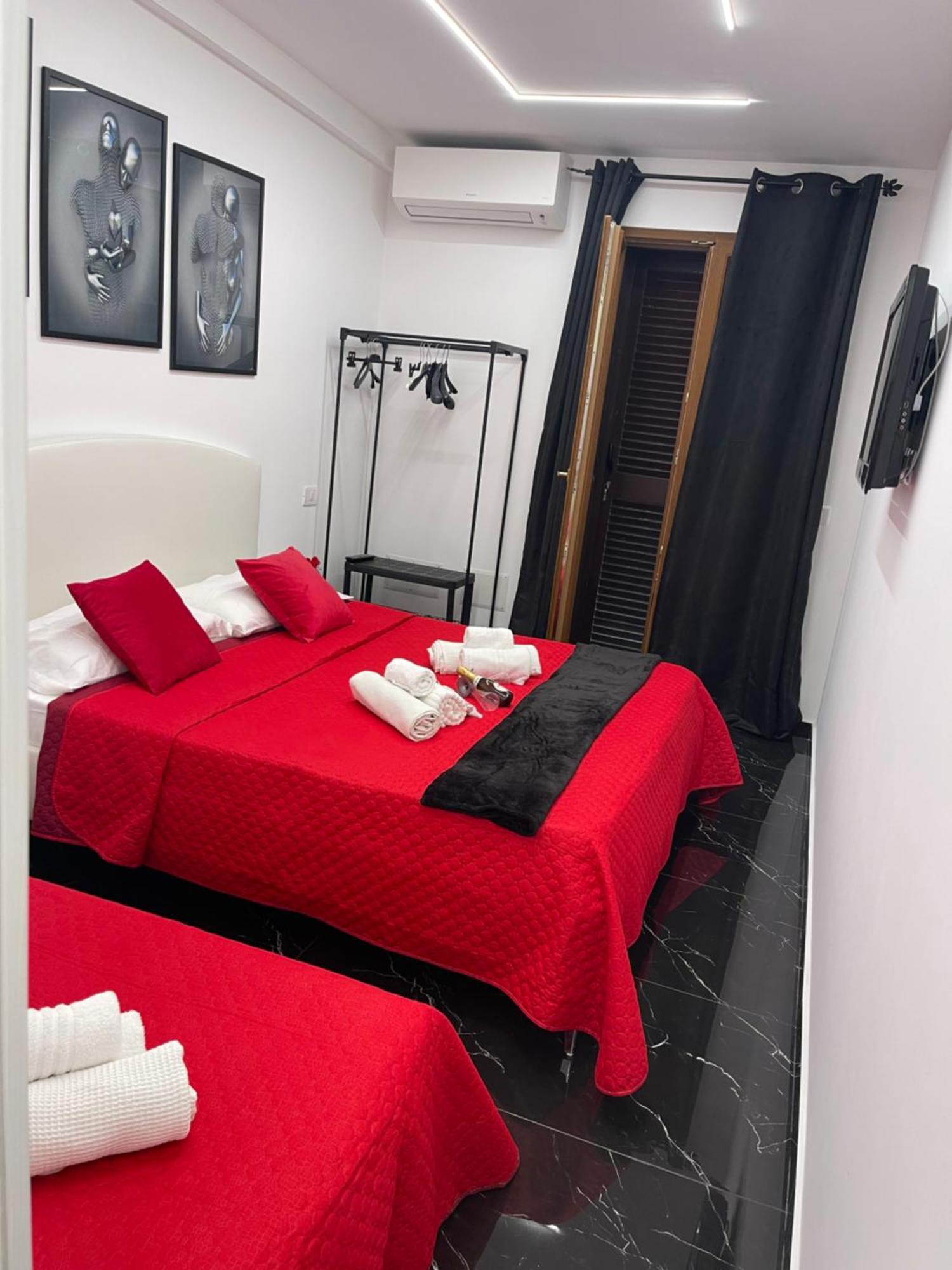 Lux House Naples Airport Hotel Kültér fotó