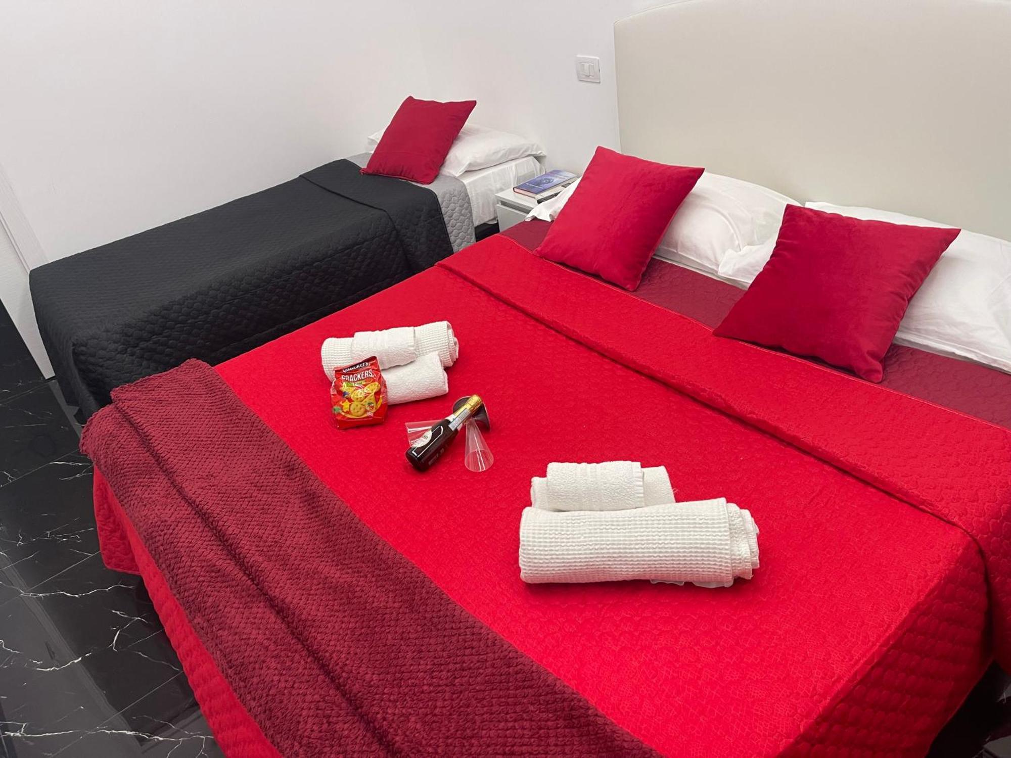 Lux House Naples Airport Hotel Kültér fotó