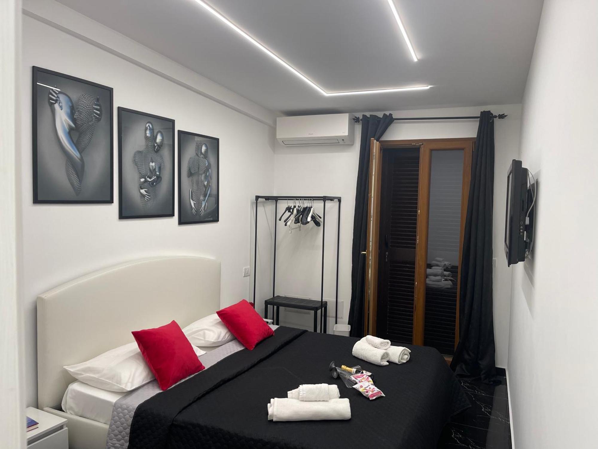 Lux House Naples Airport Hotel Kültér fotó