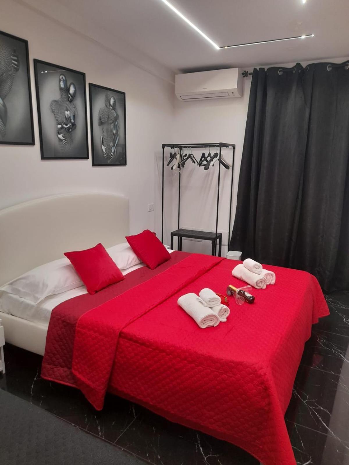 Lux House Naples Airport Hotel Kültér fotó